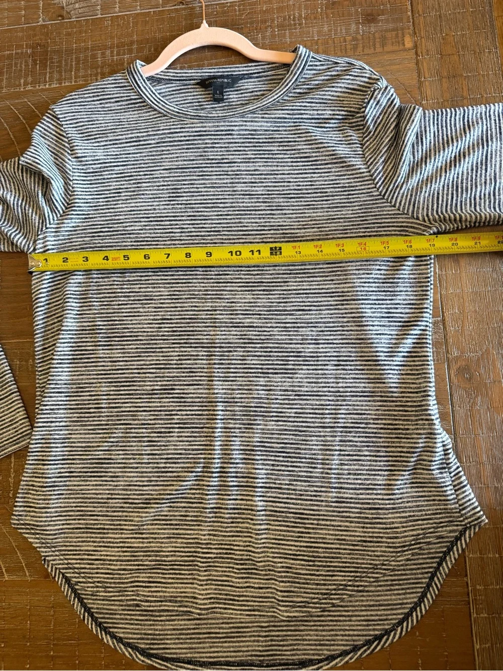 Banana Republic Luxespun Striped Curved Hem Long Sleeve Tee Gray Large